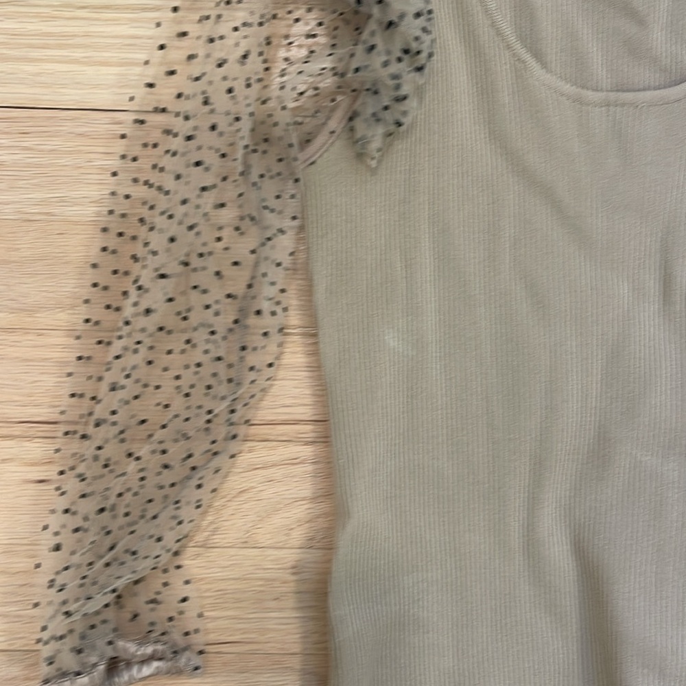 Anthropologie Dolan beige Ruffled Blouse size S
Bought at anthro store - Picture 6 of 14